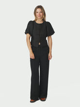 Indlæs billede til gallerivisning NEO NOIR Anela Mandarin Dull Satin Blouse Sort
