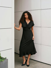 Indlæs billede til gallerivisning NEO NOIR Clarita Drapy Sateen Dress Sort
