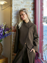 Indlæs billede til gallerivisning NEO NOIR Tiria Structure Blazer Dark Brown
