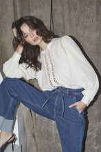 Indlæs billede til gallerivisning CO&#39; COUTURE Aila Lace Shirt Off White
