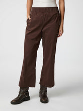 Indlæs billede til gallerivisning NEO NOIR Yana Poplin Pants Dark Brown
