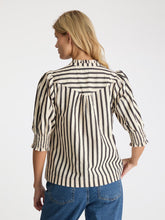 Indlæs billede til gallerivisning NEO NOIR Diana Contrast Stripe Blouse Creme
