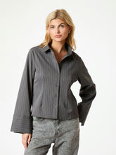 Indlæs billede til gallerivisning NEO NOIR Rosa Pinstripe Shirt Grey
