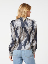 Indlæs billede til gallerivisning NEO NOIR Rosslyn Paisley Drop Blouse Navy
