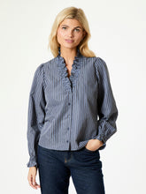 Indlæs billede til gallerivisning NEO NOIR Brielle Twill Stripe Shirt Dusty Blue
