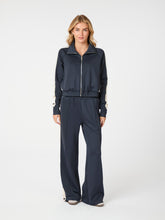 Indlæs billede til gallerivisning NEO NOIR Vera Track Suit Blouse Navy
