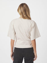 Indlæs billede til gallerivisning NEO NOIR Asha Boxy Tee Ivory
