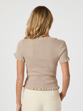 Indlæs billede til gallerivisning NEO NOIR Esla Frill Knit Tee Sand
