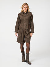 Indlæs billede til gallerivisning NEO NOIR Nika Faux Suede Bermuda Shorts Dark Brown
