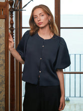 Indlæs billede til gallerivisning NEO NOIR Aisa Dull Satin Blouse Navy
