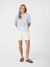 Indlæs billede til gallerivisning NEO NOIR Siama Voile Blouse Light Blue
