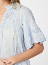 Indlæs billede til gallerivisning NEO NOIR Siama Voile Blouse Light Blue
