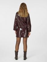 Indlæs billede til gallerivisning NEO NOIR Emilia Patent Jacket Burgundy
