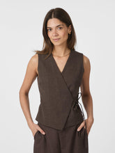 Indlæs billede til gallerivisning NEO NOIR Samara Waistcoat Melange Brown
