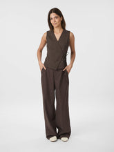 Indlæs billede til gallerivisning NEO NOIR Samara Waistcoat Melange Brown
