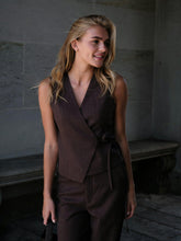 Indlæs billede til gallerivisning NEO NOIR Samara Waistcoat Melange Brown
