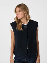 Indlæs billede til gallerivisning NEO NOIR Anjanna Teddy Vest Navy
