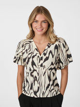 Indlæs billede til gallerivisning NEO NOIR Irina Graphic Zag Blouse
