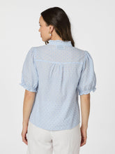 Indlæs billede til gallerivisning NEO NOIR Odesa Dot Stripe Blouse Light Blue
