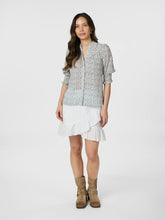 Indlæs billede til gallerivisning NEO NOIR Diana Misty Floral Blouse Blue
