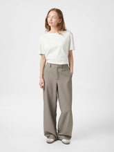 Indlæs billede til gallerivisning NEO NOIR Emmett Soft Pants Dark Sand
