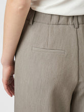 Indlæs billede til gallerivisning NEO NOIR Emmett Soft Pants Dark Sand
