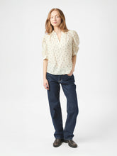 Indlæs billede til gallerivisning NEO NOIR Roella Soft Fleur Blouse Creme

