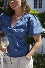 Indlæs billede til gallerivisning NEO NOIR Irina Denim Blouse Blue
