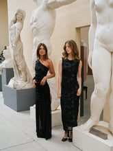 Indlæs billede til gallerivisning NEO NOIR Friana Big Flower Mesh Blouse Black
