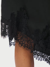 Indlæs billede til gallerivisning NEO NOIR Fiora Lace Skirt Black
