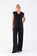 Indlæs billede til gallerivisning LOLLYS LAUNDRY Abbey Lee Vest Dark Navy
