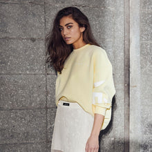 Indlæs billede til gallerivisning HAUTE L'AMITIE Maxi Split Logo Sweat Yellow
