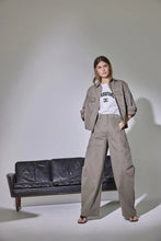 Indlæs billede til gallerivisning CO' COUTURE Evelyn Barrel Pant Army
