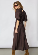 Indlæs billede til gallerivisning CO' COUTURE Hera Puff Dress Dark Brown
