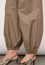 Indlæs billede til gallerivisning CO' COUTURE Ophelia Balloon Pant Mink
