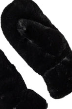 Indlæs billede til gallerivisning CO&#39; COUTURE Isabel Fur Mitten Black
