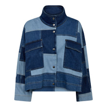 Indlæs billede til gallerivisning CO&#39; COUTURE Patch Denim Box Jacket
