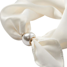 Indlæs billede til gallerivisning CO&#39; COUTURE Pearl Scarf Off White
