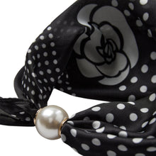 Indlæs billede til gallerivisning CO&#39; COUTURE Pearl Scarf Black Dot
