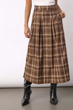 Indlæs billede til gallerivisning CO' COUTURE Dagny Anya Check Pleat Skirt Brown
