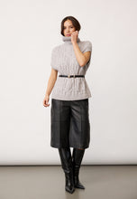 Indlæs billede til gallerivisning CO' COUTURE Row Oversize Cable Knit Vest Creme
