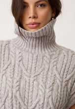 Indlæs billede til gallerivisning CO' COUTURE Row Oversize Cable Knit Vest Creme
