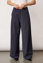 Indlæs billede til gallerivisning CO' COUTURE Demi Barrel Navy
