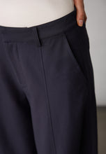 Indlæs billede til gallerivisning CO' COUTURE Demi Barrel Navy

