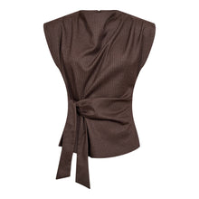 Indlæs billede til gallerivisning CO' COUTURE Sina Pin Pleat Top Dark Brown
