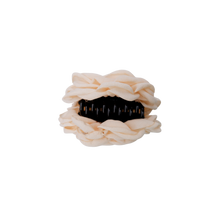 Indlæs billede til gallerivisning BLACK COLOUR Bcvilla Mega Flower Hairclaw Creme
