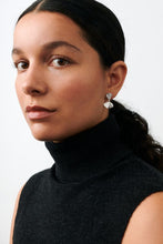 Indlæs billede til gallerivisning PERNILLE CORYDON Autumn Leaf Earrings
