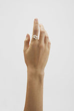 Indlæs billede til gallerivisning PERNILLE CORYDON Blossom Ring
