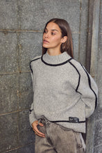 Indlæs billede til gallerivisning HAUTE L&#39;AMITIE Toby Hem Lin Knit Light Grey
