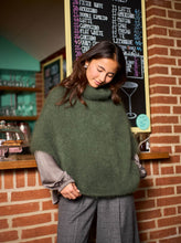 Indlæs billede til gallerivisning BLACK COLOUR Bcbjoerk Roll Neck Poncho Army
